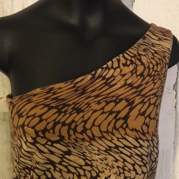 #N40 women’s cute one shoulder tank size S - Picture 2 of 5